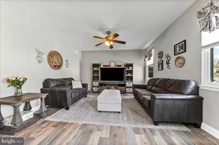 605 Barclay Cir, Springfield, PA 19064 - Photo 11