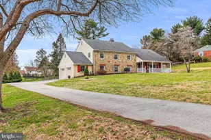 202 Ivy Ln, Glen Mills, PA 19342 - Photo 3