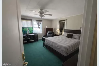 84 E Essex Avenue, Lansdowne, PA 19050 - Photo 9