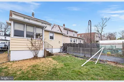 129 W Laughead Avenue, Marcus Hook, PA 19061 - Photo 5