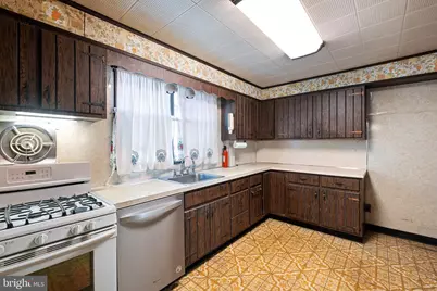 129 W Laughead Avenue, Marcus Hook, PA 19061 - Photo 25