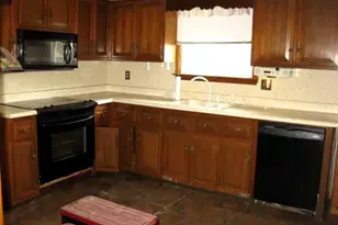 1025 Scott Ave, Upper Chichester, PA 19061 - Photo 9