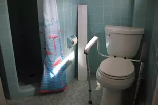 1025 Scott Ave, Upper Chichester, PA 19061 - Photo 17