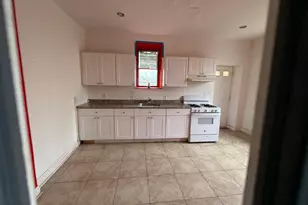 800 W 11th St, Chester, PA 19013 - Photo 3