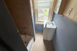 800 W 11th St, Chester, PA 19013 - Photo 9