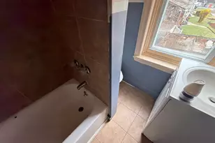 800 W 11th St, Chester, PA 19013 - Photo 11