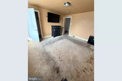 327 W 21st Street, Chester, PA 19013 - Photo 13