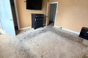 327 W 21st St, Chester, PA 19013 - Photo 13