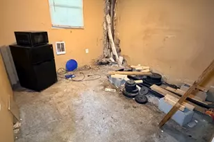 327 W 21st St, Chester, PA 19013 - Photo 27