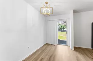 1334 Rolling Glen Dr, Upper Chichester, PA 19061 - Photo 5