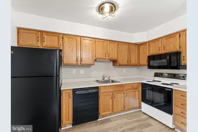 1334 Rolling Glen Drive #22, Upper Chichester, PA 19061 - Photo 7