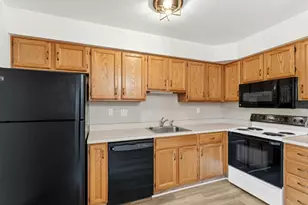 1334 Rolling Glen Dr, Upper Chichester, PA 19061 - Photo 7