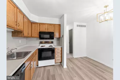 1334 Rolling Glen Drive #22, Upper Chichester, PA 19061 - Photo 9