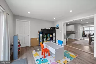 711 Hedgerow Dr, Broomall, PA 19008 - Photo 11