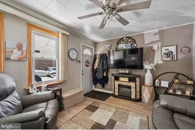 18 W 3rd Street, Marcus Hook, PA 19061 - Photo 5