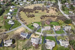 26 Woodside Farm Dr, Garnet Valley, PA 19060 - Photo 5