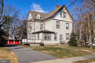 220 S Scott Avenue #3RD FLOOR, Glenolden, PA 19036 - Photo 1