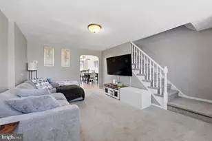 950 Taylor Dr, Folcroft, PA 19032 - Photo 3