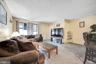 5200 Hilltop Dr, Brookhaven, PA 19015 - Photo 5