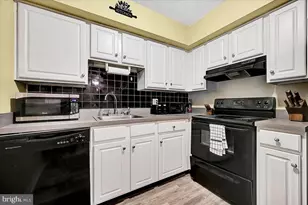 5200 Hilltop Dr, Brookhaven, PA 19015 - Photo 9