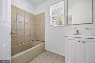 523 Concord Ave, Chester, PA 19013 - Photo 15