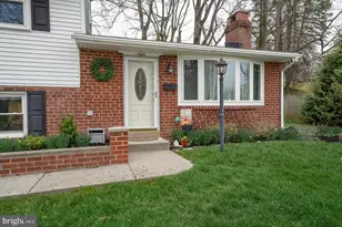 8 Grove Ln, Broomall, PA 19008 - Photo 3