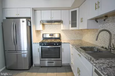 617 Saint Anthony Lane, Upper Darby, PA 19082 - Photo 5