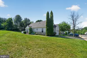 4201 Chatham Cir, Upper Chichester, PA 19014 - Photo 35