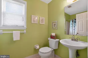 4201 Chatham Cir, Upper Chichester, PA 19014 - Photo 27