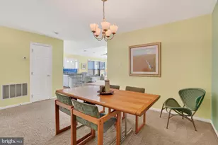 4201 Chatham Cir, Upper Chichester, PA 19014 - Photo 9