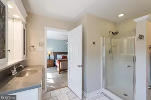 19 Patriot Ct, Upper Chichester, PA 19061 - Photo 13