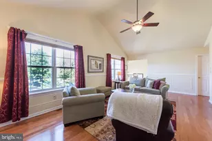 19 Patriot Ct, Upper Chichester, PA 19061 - Photo 3
