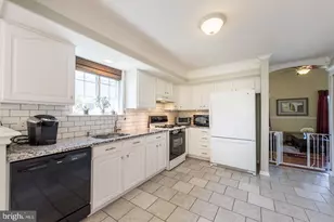 19 Patriot Ct, Upper Chichester, PA 19061 - Photo 7