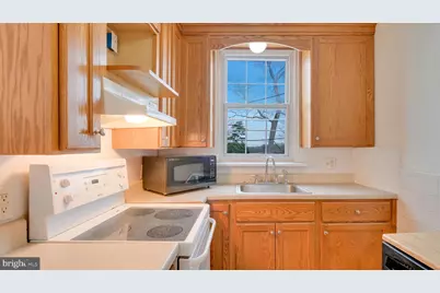 136 Academy Lane, Upper Darby, PA 19082 - Photo 11