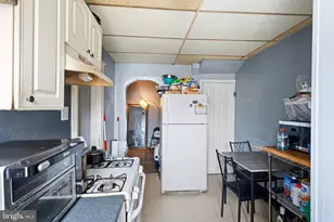223 Long Ln, Upper Darby, PA 19082 - Photo 15