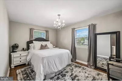 2920 Larkspur Lane, Secane, PA 19018 - Photo 9