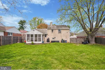 2920 Larkspur Lane, Secane, PA 19018 - Photo 15