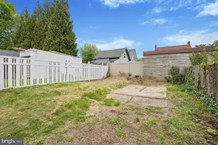 33 S Harwood Ave, Upper Darby, PA 19082 - Photo 25