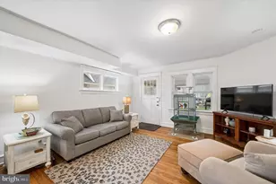 33 S Harwood Ave, Upper Darby, PA 19082 - Photo 7