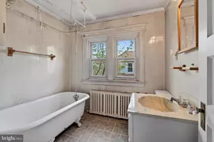 705 E 20th St, Chester, PA 19013 - Photo 17