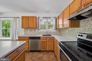 48 Andrews Ct, Aston, PA 19014 - Photo 9