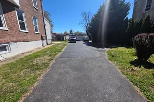 1245 E 11th St, Crum Lynne, PA 19022 - Photo 3