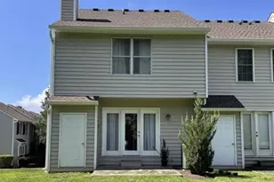 3906 Fox Pointe Ct, Glen Mills, PA 19342 - Photo 7