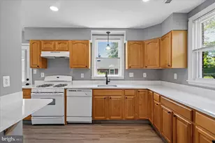 2211 Dickens Ln, Broomall, PA 19008 - Photo 11