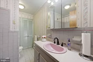 393 Monticello Ave, Upper Chichester, PA 19014 - Photo 17