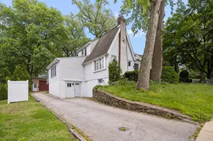 303 W Maryland Ave, Aldan, PA 19018 - Photo 1
