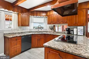 2207 Naamans Creek Rd, Boothwyn, PA 19061 - Photo 19