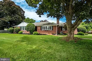2207 Naamans Creek Rd, Boothwyn, PA 19061 - Photo 7