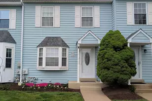 552 Applewood Ct, Upper Chichester, PA 19014 - Photo 1