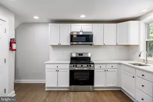 220 Houston St, Chester, PA 19013 - Photo 9